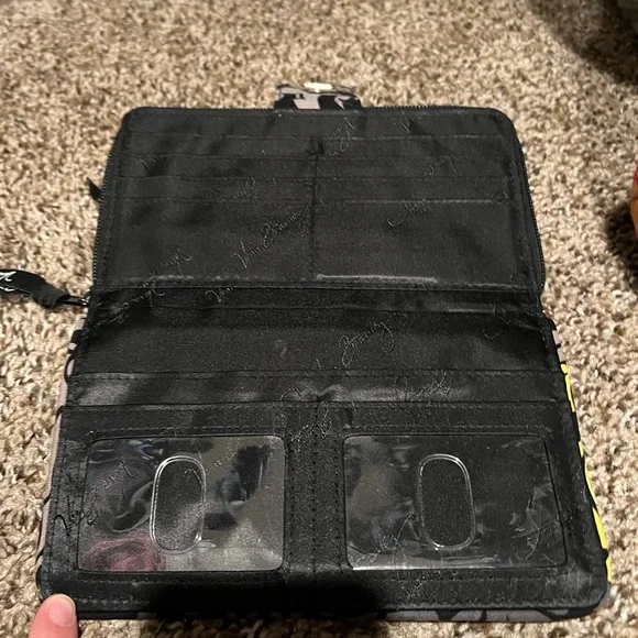 Vera Bradley turn lock wallet - Picture 3 of 3